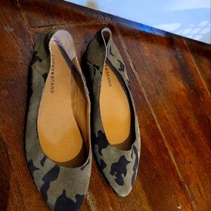 Lucky brand Camo flats